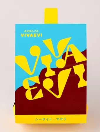 VivaEvi(ヴィヴァエビ)のパッケージ画像。シーサイド・マサラは、ビールとの相性が良いえびが主原料のおせんべい。