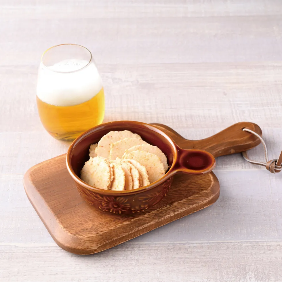 VivaEvi(ヴィヴァエビ)の商品画像。アーリオ・オーリオは、ビールとの相性が良いえびが主原料のおせんべい。